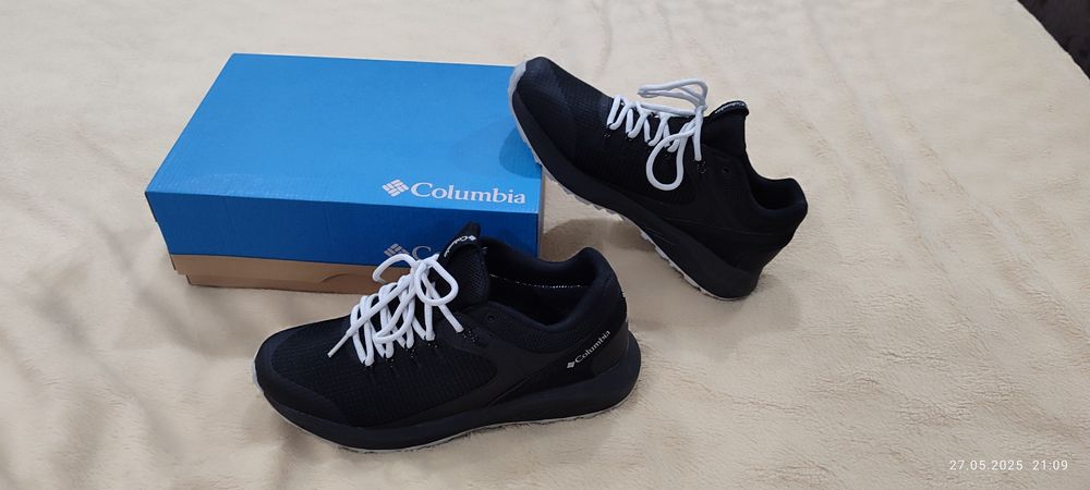 Кроссовки продам