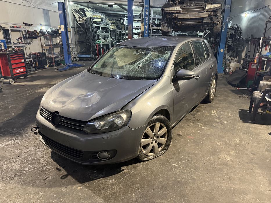 Dezmembrez/Dezmembrari Vw Golf 6 1.6 Benzina BSE Volan Stanga