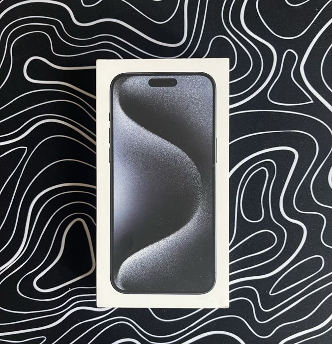 iPhone 15 Pro Max 256GB – като нов с подарък калъф!