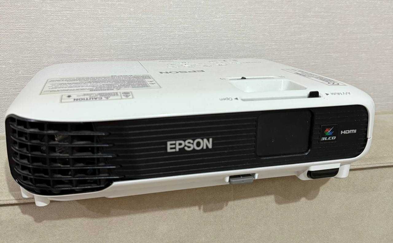 Проектор EPSON EB-X04