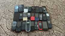 Vand lot telefoane vechi de piese