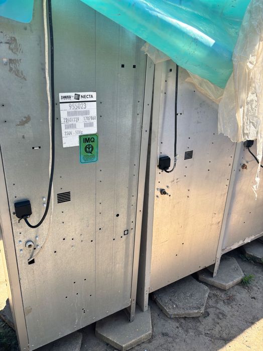 Зануси Венеция вендинг машина