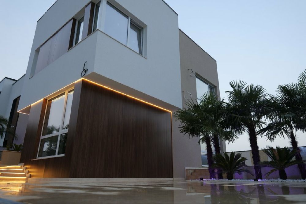 Casa Vila cu piscina linga lacul lebada pantelimon direct proprietar