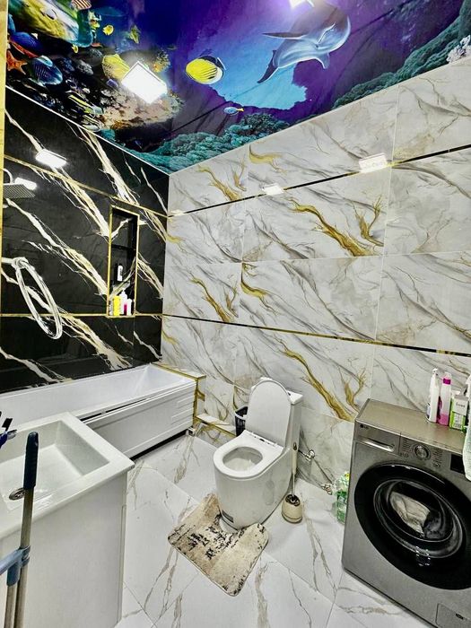 Chilonzor Novza metro oldida