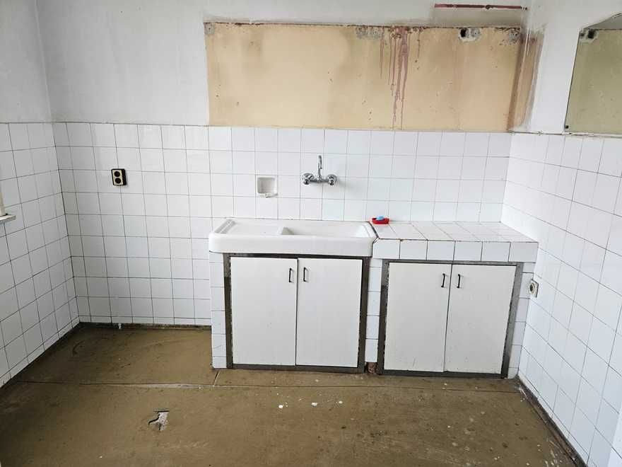 Продава се Тристаен апартамент в Габрово, Център - 85 кв.м за 565 €/кв.м - Снимка #15