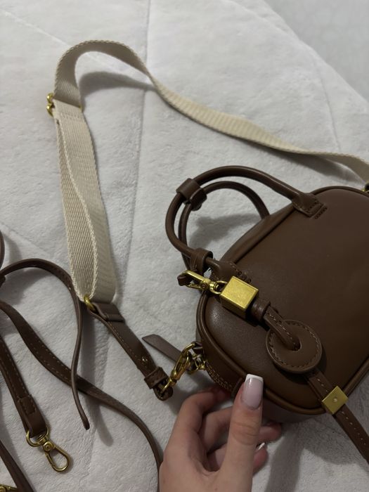 Чантичка с две дръжки