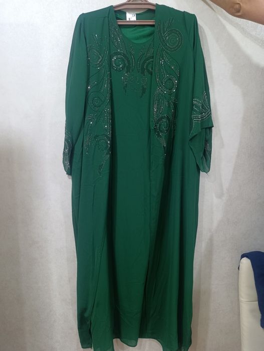 Стильное платье с накидкой! На любое мероприятие!