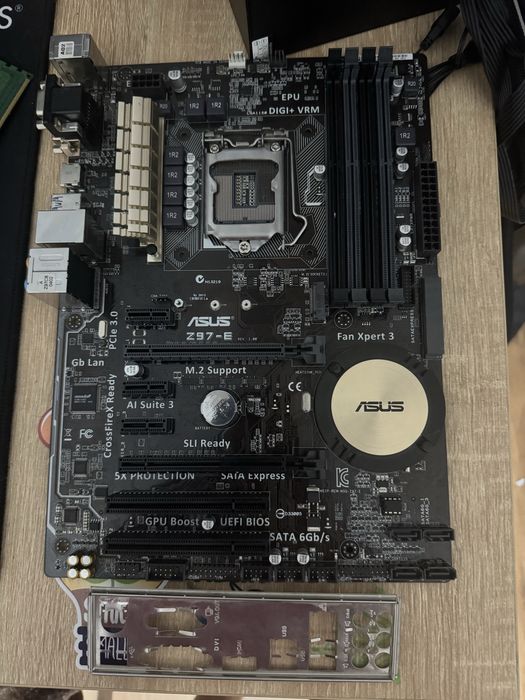 Placa de baza Asus Z97-E defecta