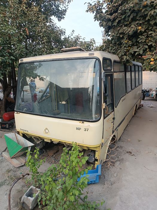 Avtobus sotiladi.