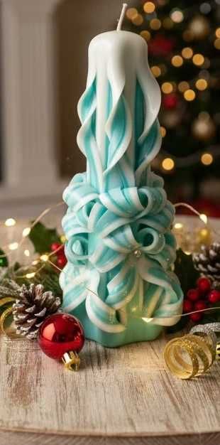 Lumânări elegante lucrate manual, cu modele florale