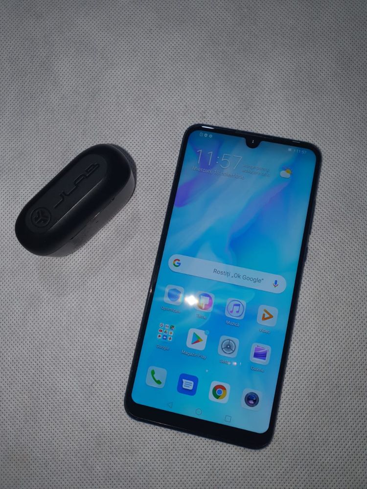 Huawei P30 lite cu casti