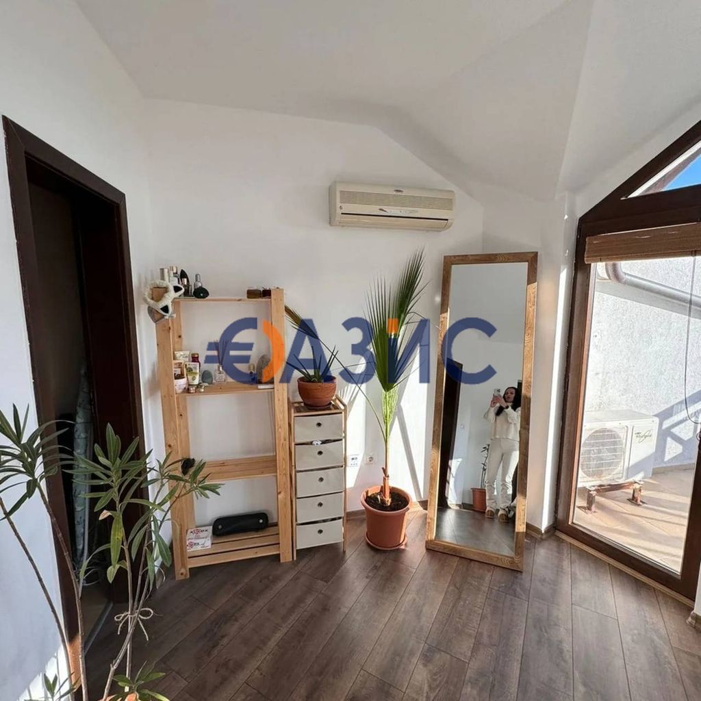 Продава се Четиристаен апартамент в к.к. Слънчев бряг - 137 кв.м за 1095 €/кв.м - Снимка #3