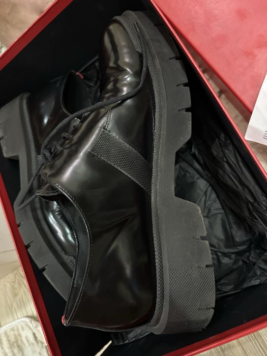 Официални мъжки обувки на HUGO