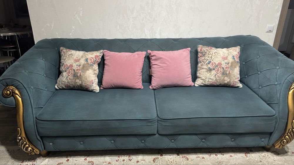 Диван и два кресла