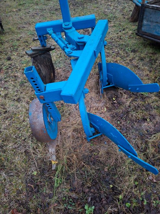 Vând plug cu doua trupite