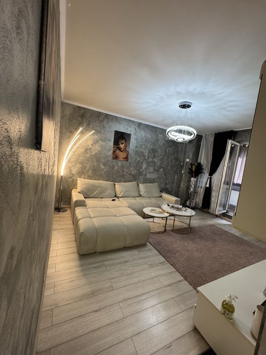 Vand apartament cu 3 camere direct propietar !