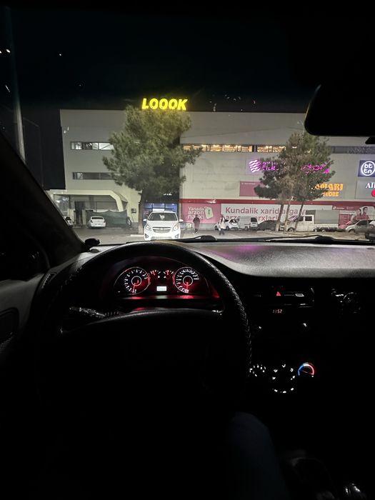 Ласети 1.8 жентра клинган