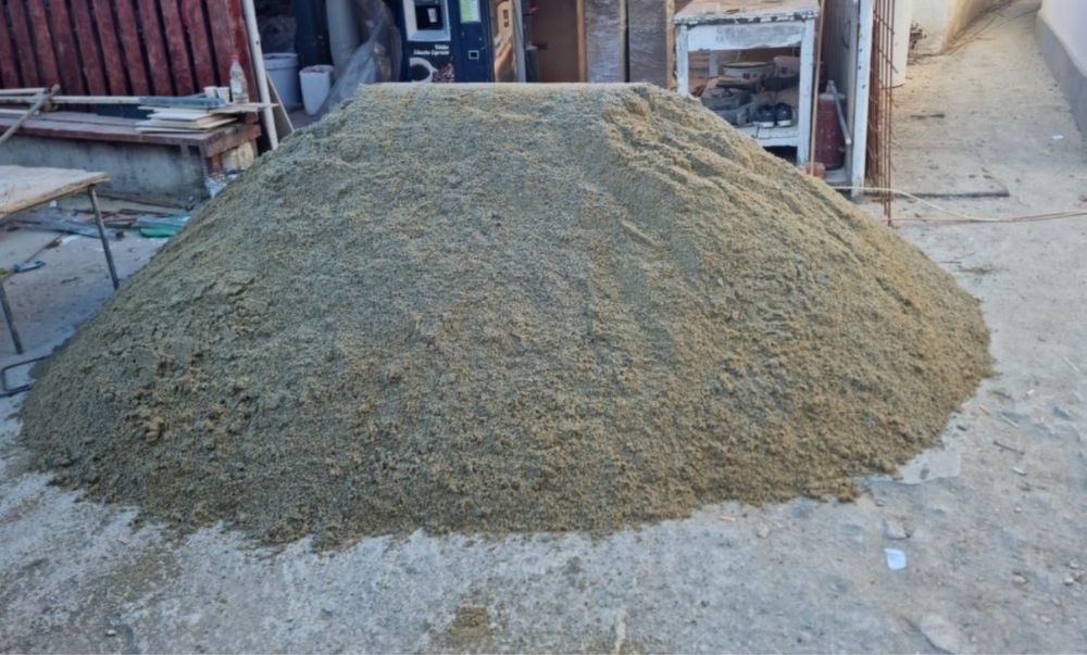 Nisip / Pietris / Balastru / Pamant vegetal /Beton semi umed