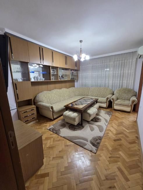 Тристаен имот в кв. Мараша