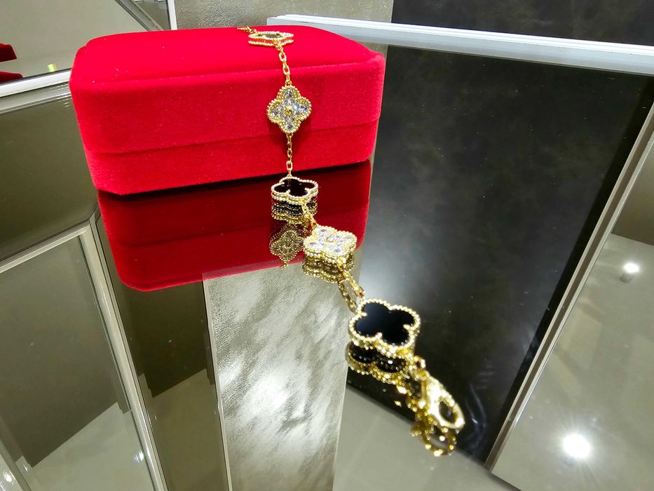 Van Cleef & Arpels VCA Gold Black 5 Vintage Alhambra Дамска Гривна