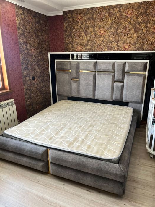 Спальная кровать