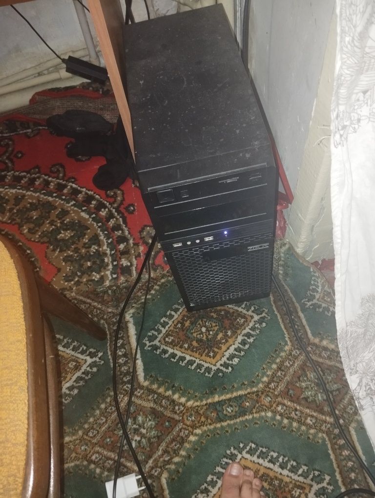 Manitor 27 talik +keslari bor uzim 1 oy oldin olganman 200$ga