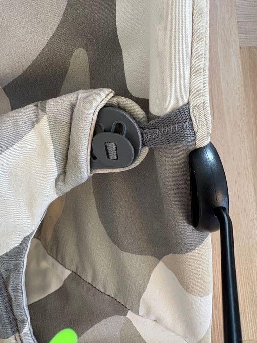 Balansoar BabyBjorn Bliss print Khaki/Green