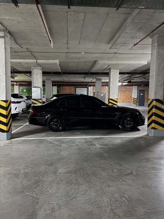 W 211 E63 mersedes benz