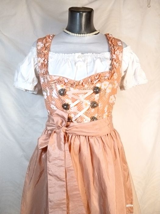 Dirndl Nr.40-42 rochie bavareza sarafan tirolez Oktoberfest
Sarfan Roc