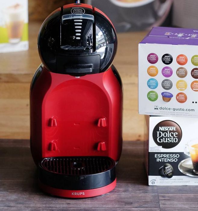 Кафемашина dolce gusto червена