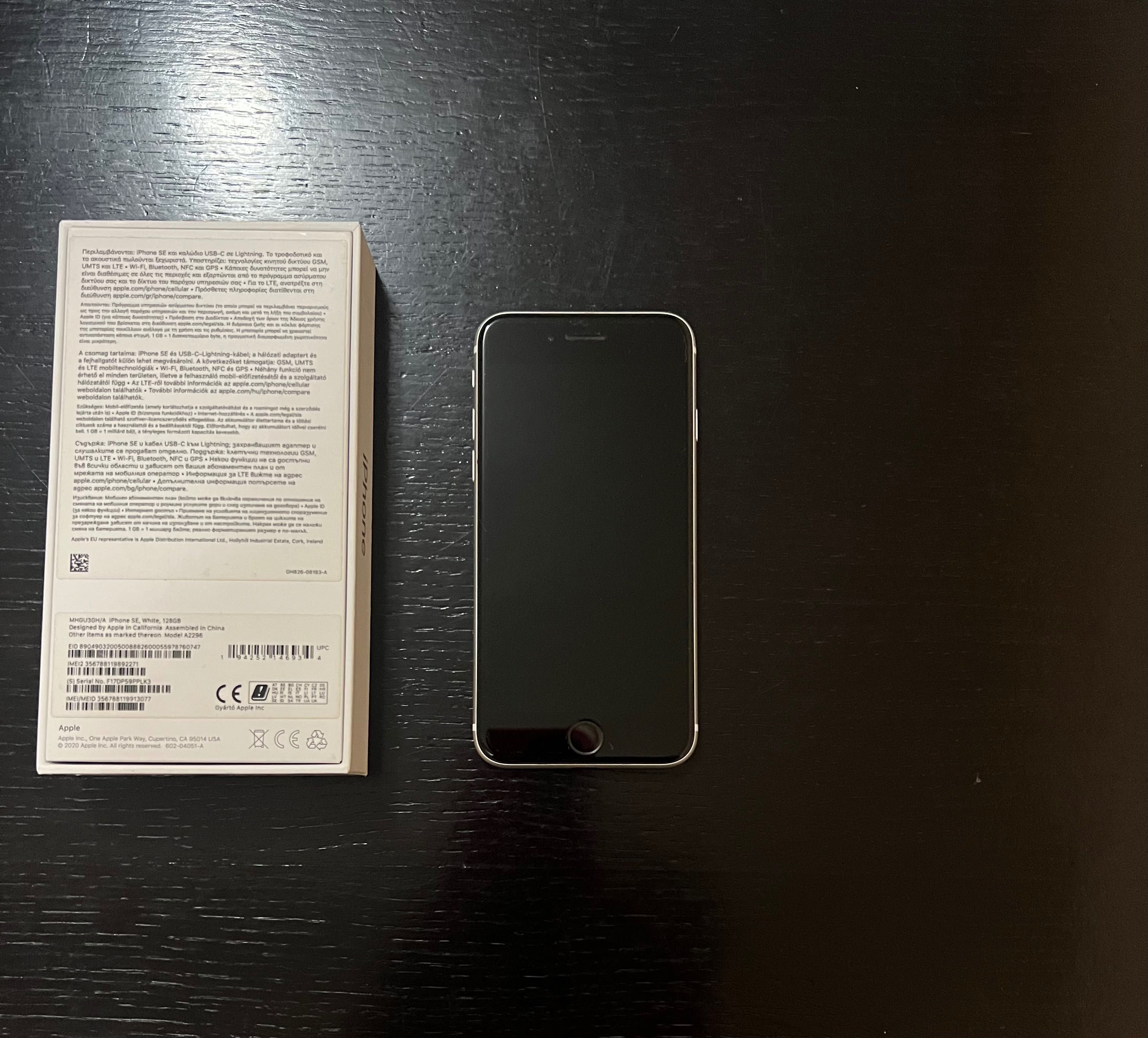 Продавам IPhone SE 2020. Телефона е като нов без никакви забележки.