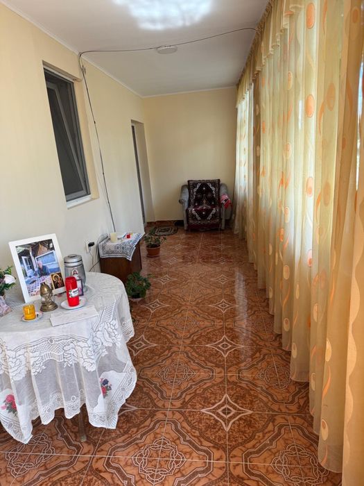 Casa de vanzare + Teren 3712mp