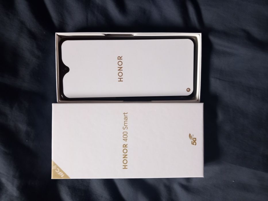 Vând  tel. Honor 400 smart nou