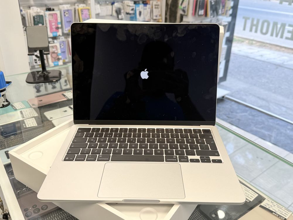 Apple MacBook Air 13" 2025 M4 256GB SSD