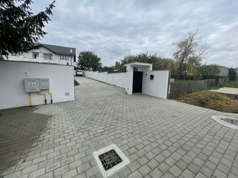 Casa tip duplex de 180mp+60mp pod si 6 ari de teren Moara,Suceava