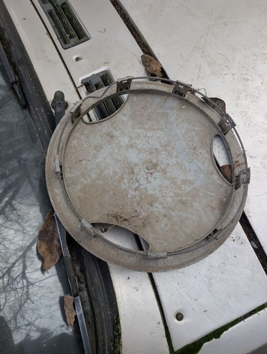 2 capace de roata Dacia 1310