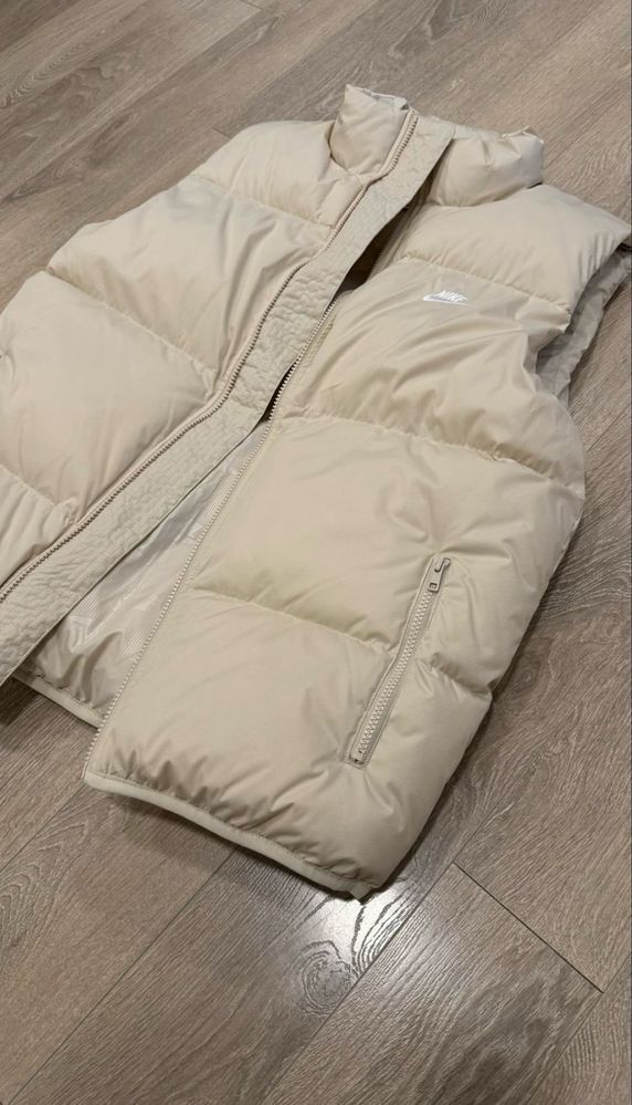 Елек Nike Club PrimaLoft бежов
