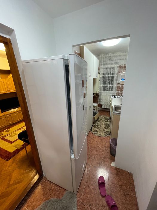 Inchiriez apartamente