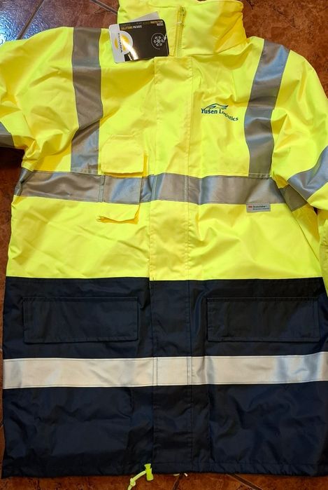 Geaca reflectorizanta cu gluga masura M