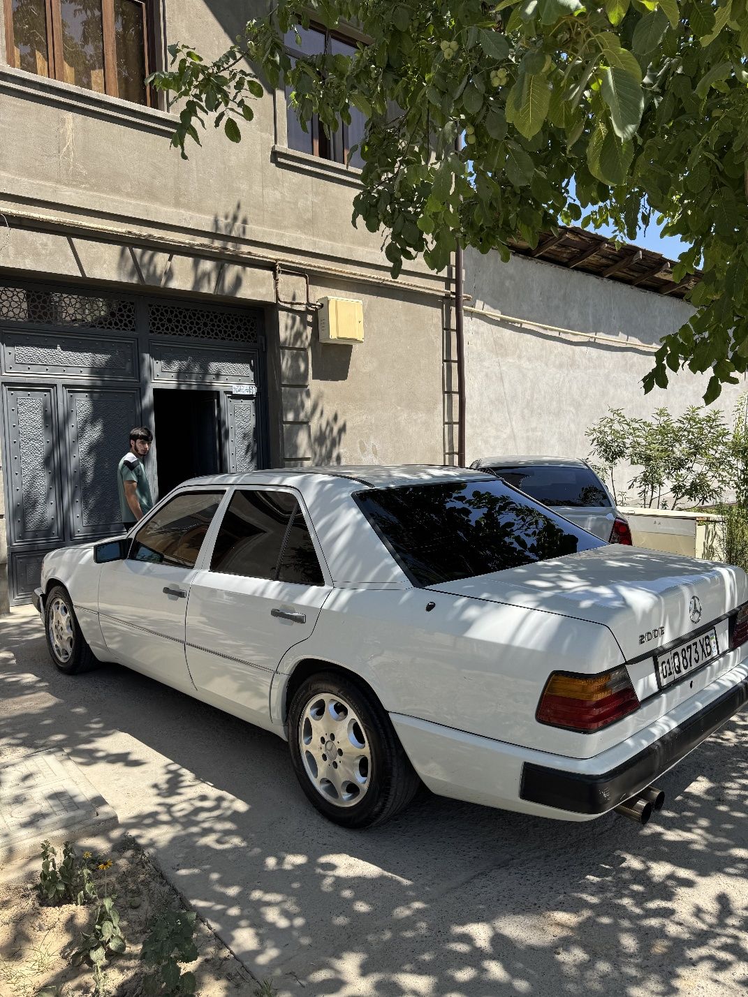 W 124  mersdes sotilad yil 1986