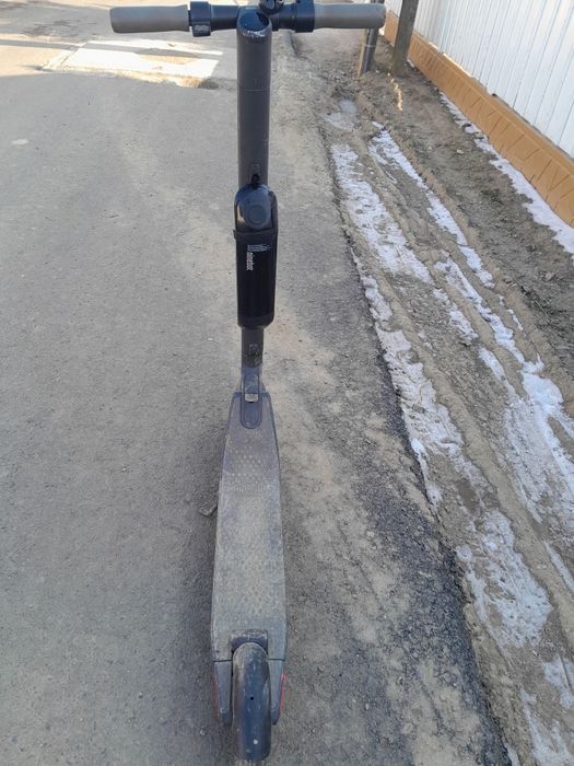 Trotinete perfect funcțională cu două baterii viteză maximă 25 la oră