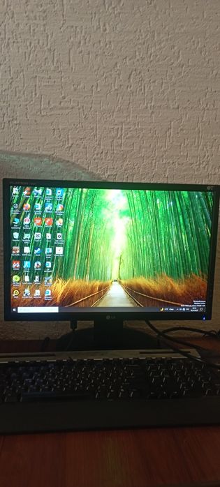 Lg 19 дюйм бу, в хорошем состоянии
