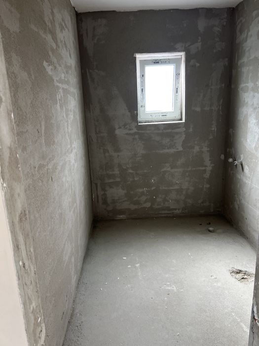 Vand apartament 3 camere 70 m floresti zina terra semifinisat bloc nou