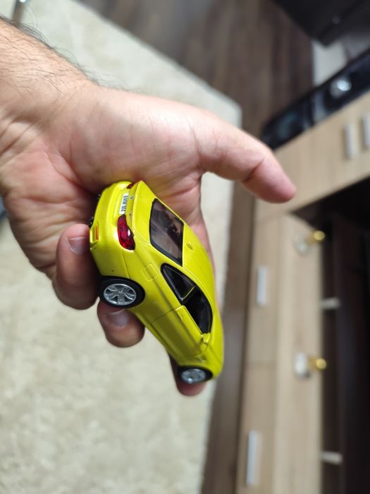 Vând macheta Welly BMW M4