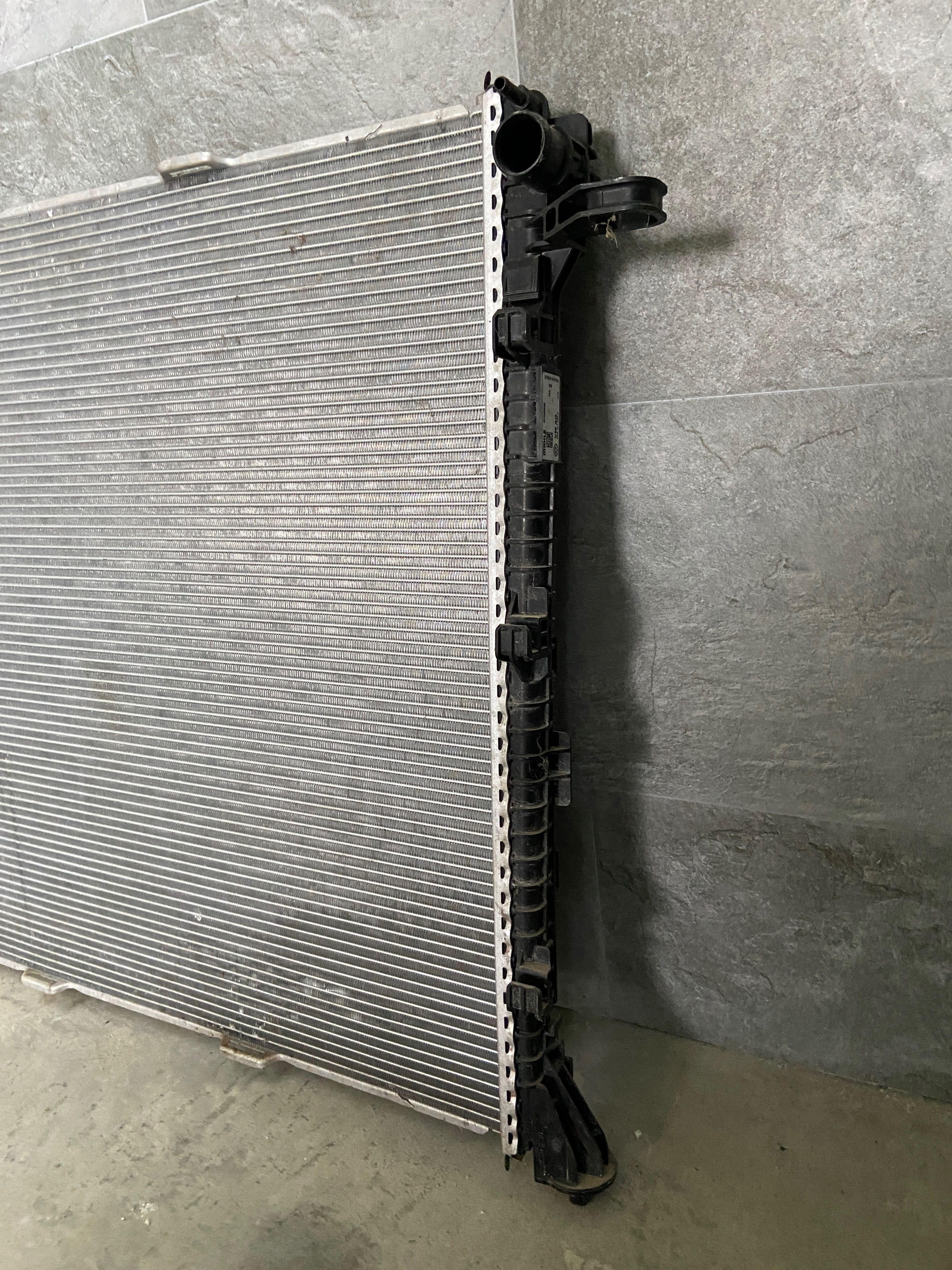 Vând radiator VW crafter 2019