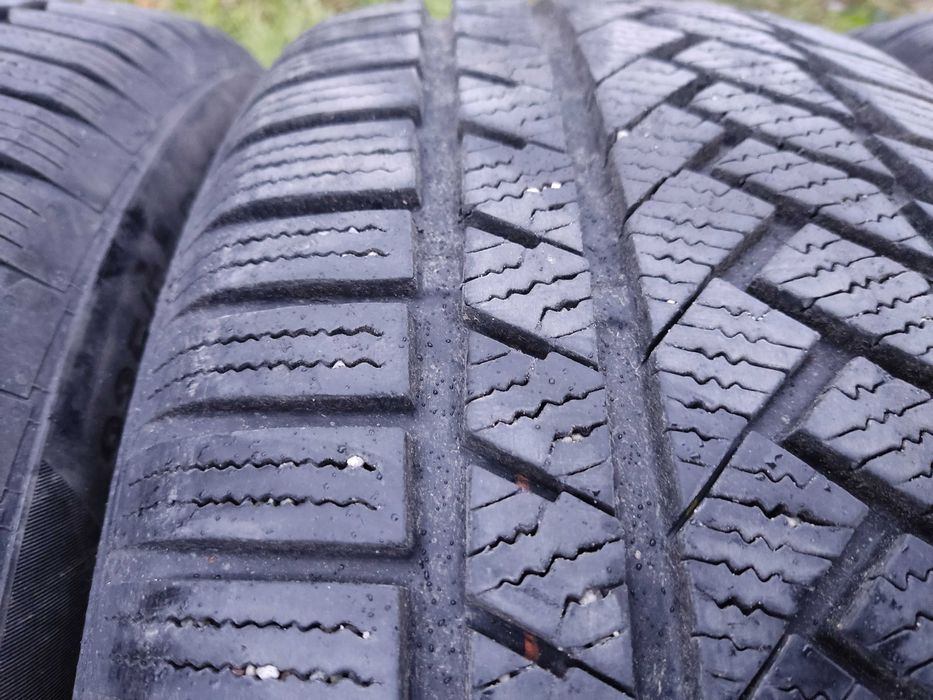 Продавам Зимни гуми Continental TS850P 235/55/18 за SUV