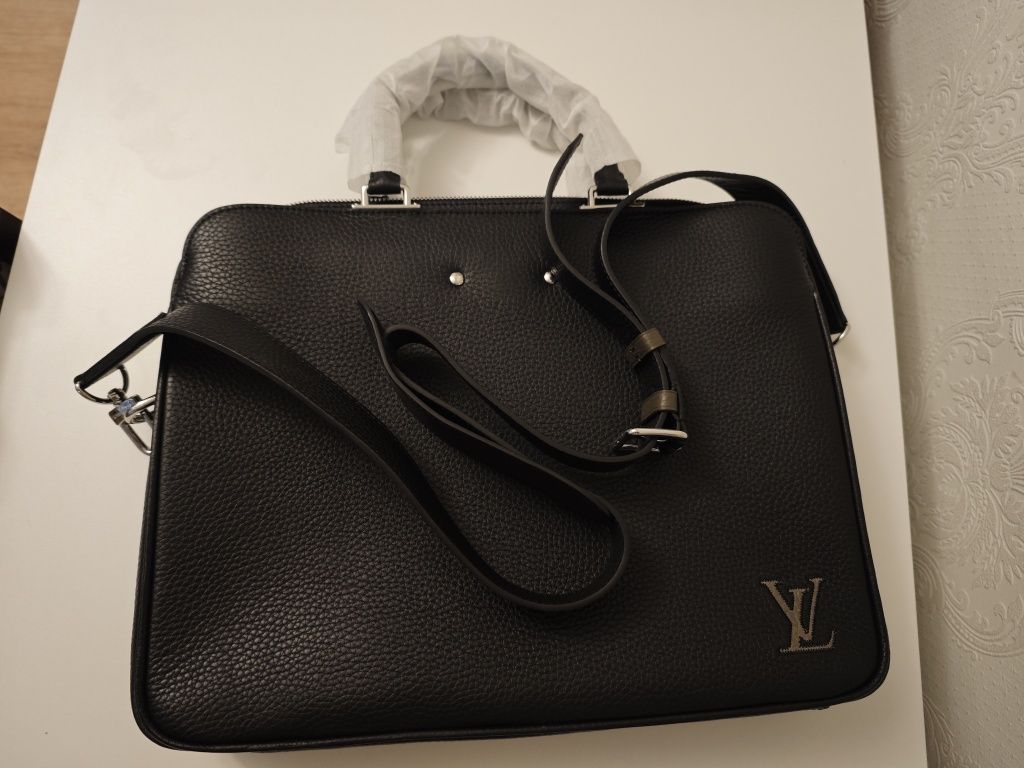 Портфель от Louis Vuitton