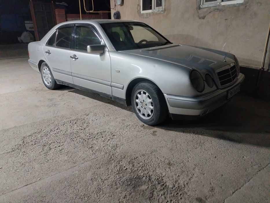 210 мерс 111мотор