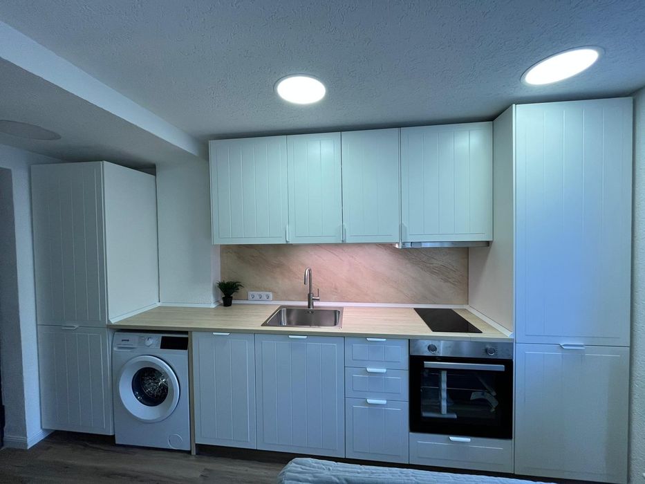 PF inchiriez garsoniera NOUA in Parc Sub Arini