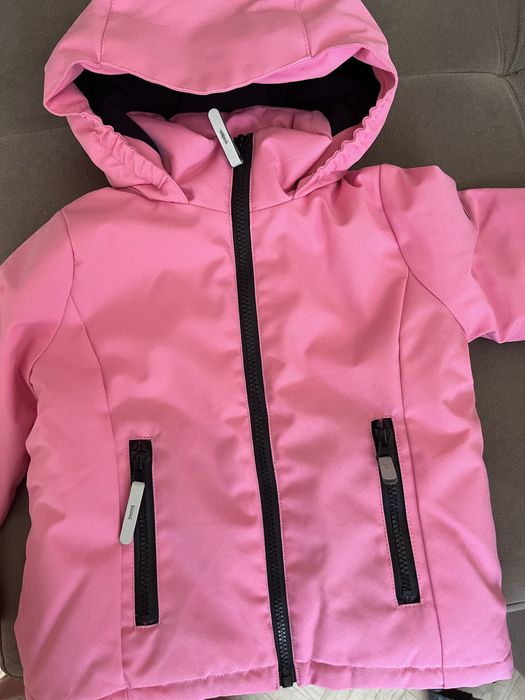 Продам куртку на девочку осень новая